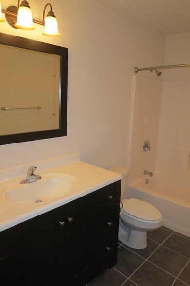 Building Photo - 1117 Umber Dr