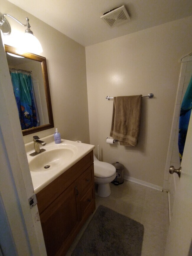 Building Photo - 9 Pheasant Run Ct