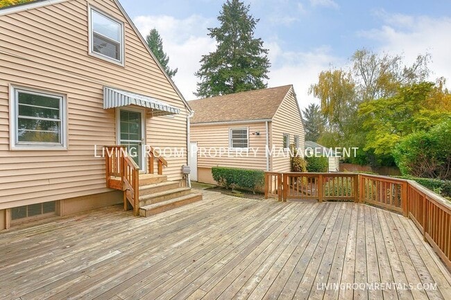 Building Photo - 3010 SE 36th Ave