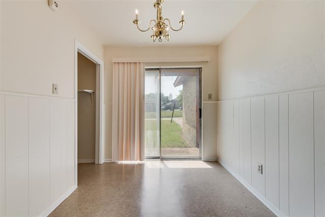 Building Photo - 1102 Meadow Creek Dr