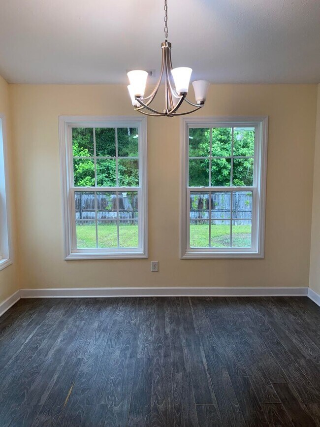 Building Photo - 107 Arrowhead Trail