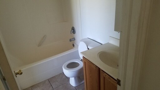 Building Photo - Charming Nephi 4-Plex, Pet Friendly