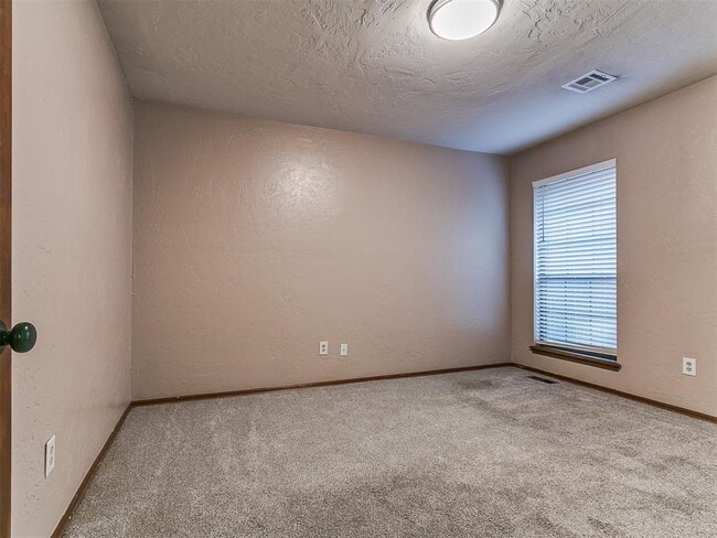 Building Photo - 1117 NW 198th St