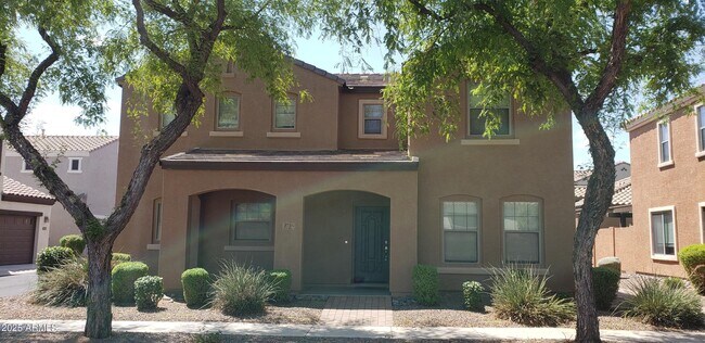 Primary Photo - 1736 S Martingale Rd
