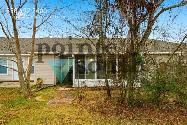 Building Photo - 2527 Trailwood Dr