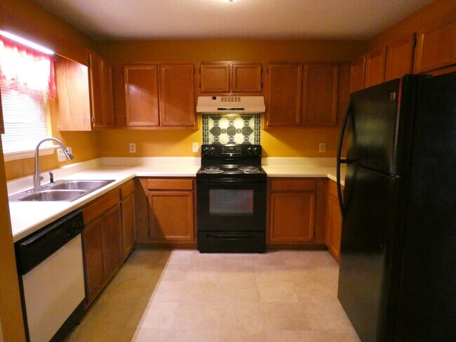 Building Photo - 3113 Olde Birch Dr