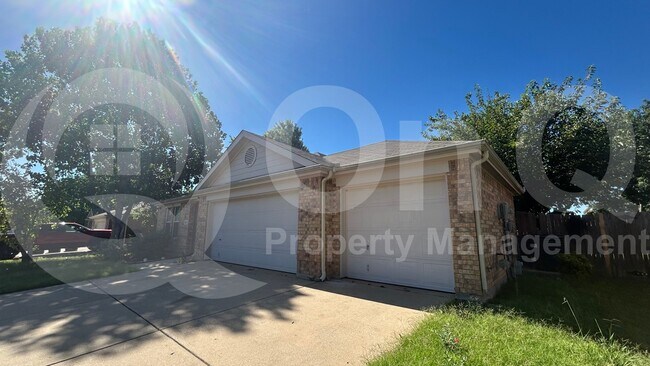 Primary Photo - 3003 Elderberry Dr