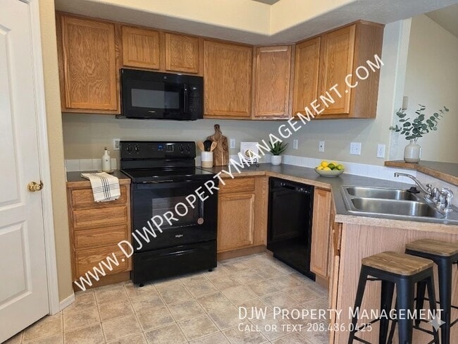 Building Photo - 10638 Gossamer-