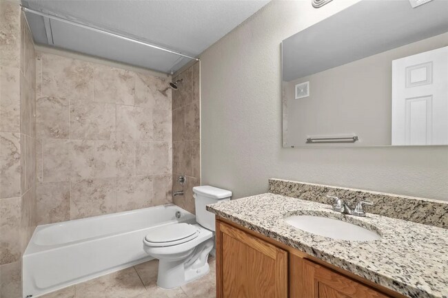 Building Photo - Stylish Living in the Heart of Princeton!