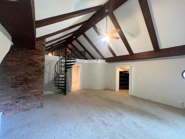 Building Photo - 172 Chestnut St