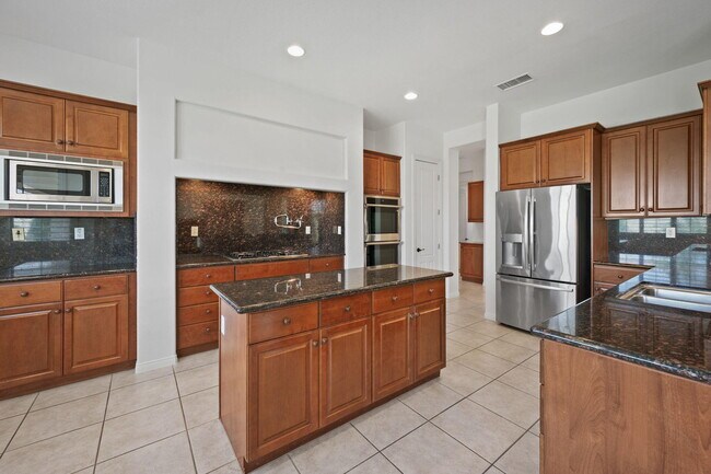 Building Photo - 124 Tesori Dr