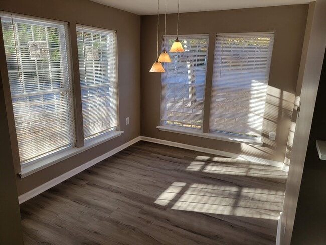 Sun Room - 4411 Silverbrook Ln