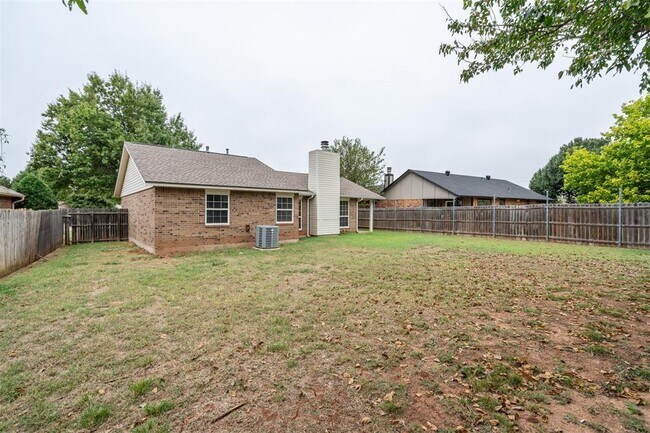 Building Photo - 16404 Del Mar Dr
