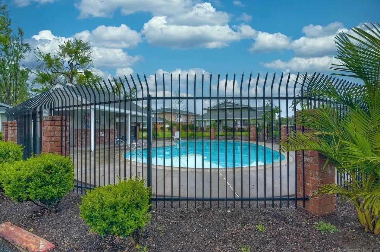 Building Photo - 2516 Wanek Rd