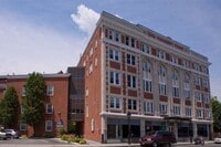 Building Photo - 144 Cabot St