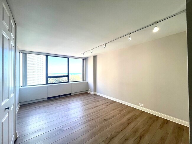 Building Photo - 2800 N Lake Shore Dr