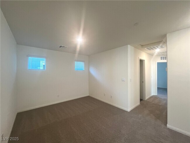 Building Photo - 510 Golden Cardinal Ave