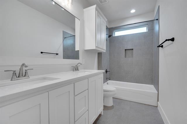 Building Photo - 510 Woodside Trl