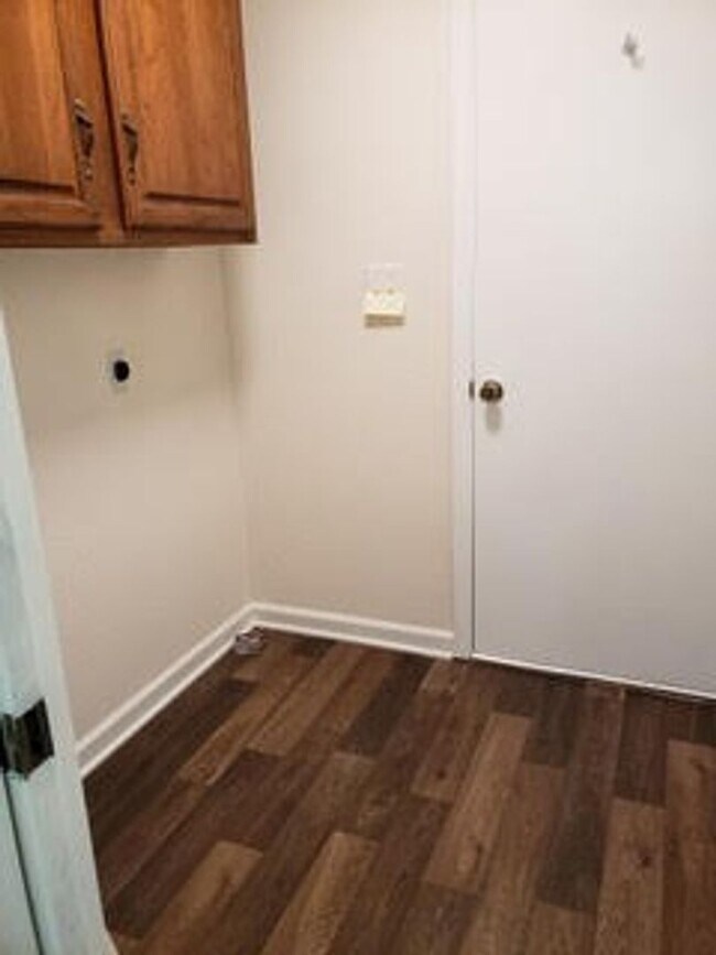 Building Photo - 504 Mountain Breeze Ln