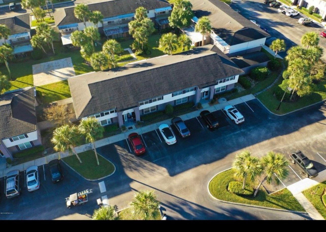 Building Photo - 695 A1A N