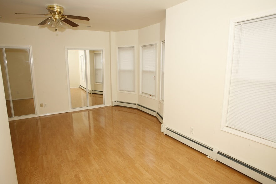 Building Photo - 429 18th Ave