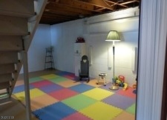 Building Photo - 26 Adams Dr