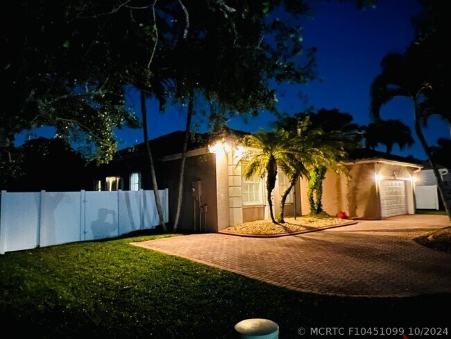Building Photo - 12725 NW 18th Ct