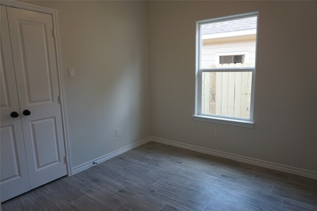 Building Photo - 9583 Darkwood St