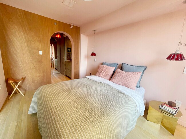 Master bedroom - 154 Broadway