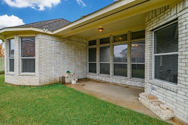 Building Photo - 211 Elana Ln