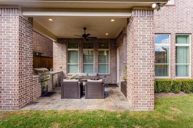 Building Photo - 8315 Barberry Branch St