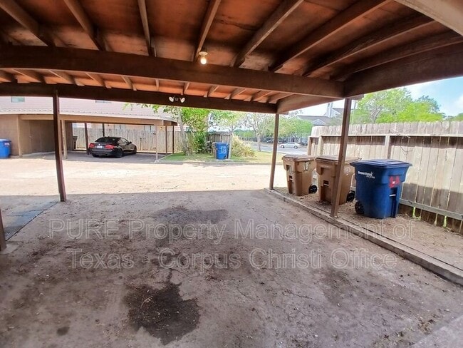 Building Photo - 5001 Middlecoff Cir