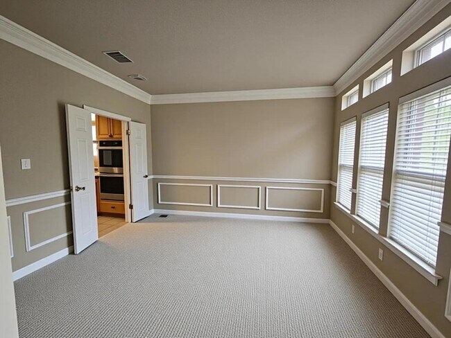 Building Photo - 10620 Chestnut Ridge Rd