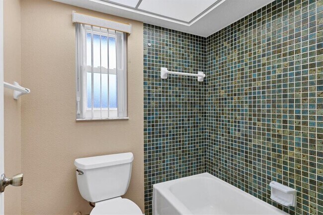 Building Photo - 5221 Lemon Bay Dr
