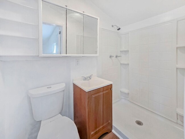 Building Photo - Hidden Gem: Adorable 1BR Cabin in Druid Hills