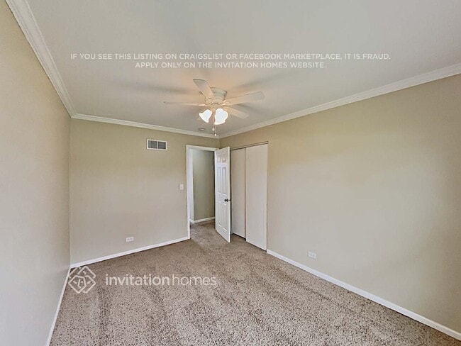 Building Photo - 416 Deerpath Dr