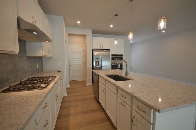 Building Photo - 7805 Sofiana Ave