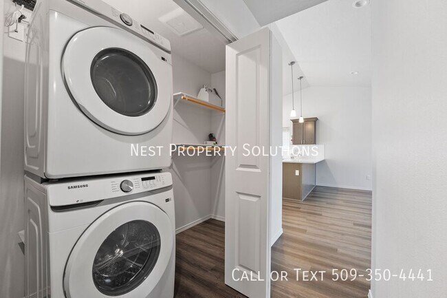 Building Photo - 422 N Washington St