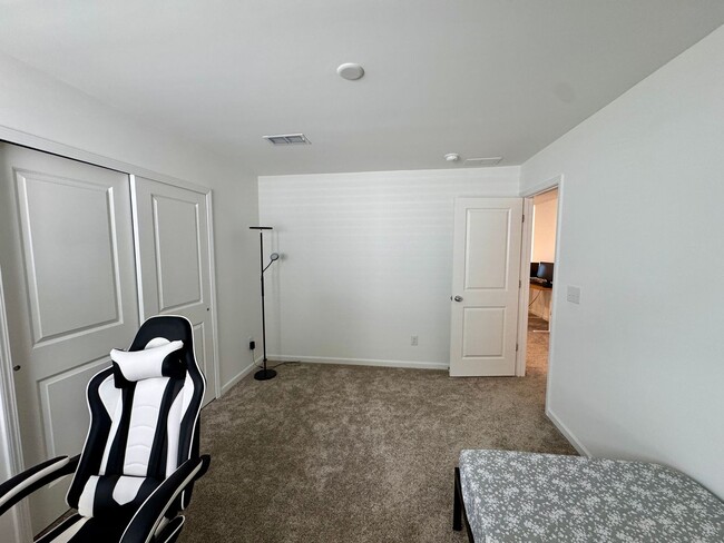 Building Photo - Beautiful 4BR/3BA Home in Parkside Crossing