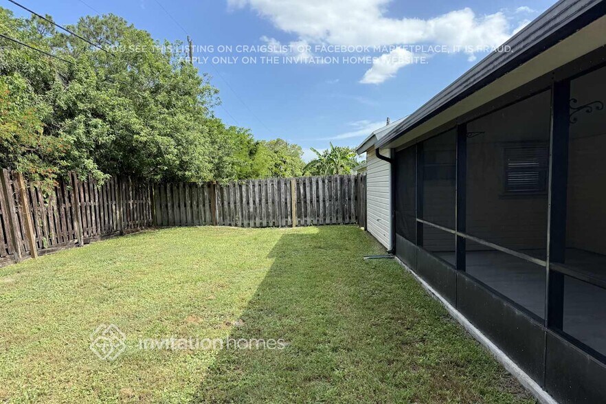 Building Photo - 7738 E Blairwood Cir