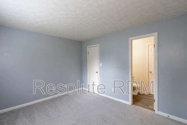 Building Photo - 3826 Ireland Dr