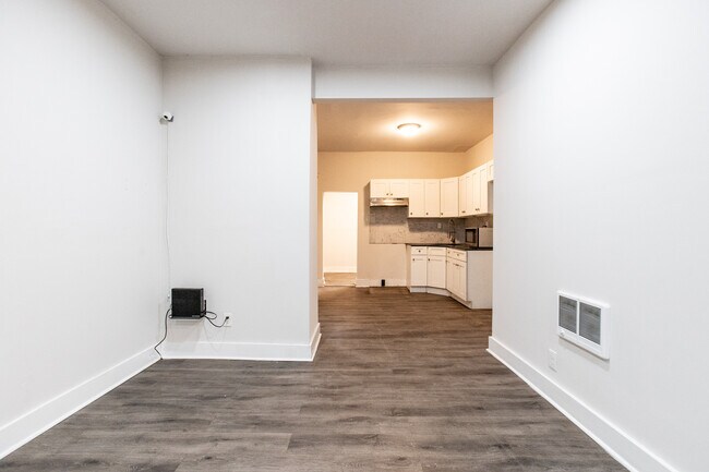Building Photo - 2424 N Gratz St