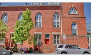 Building Photo - 148 E Clement St