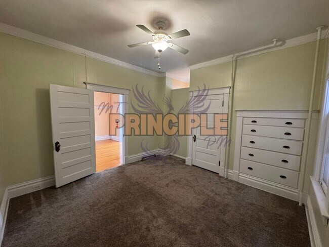 Building Photo - 805-807 W Galena St