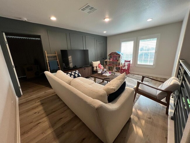 Building Photo - 2906 Pecan Ridge Dr