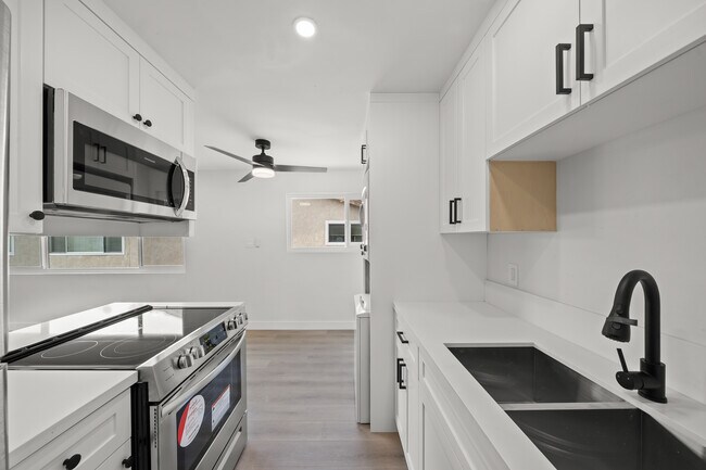 Building Photo - 3444 E Wilton St