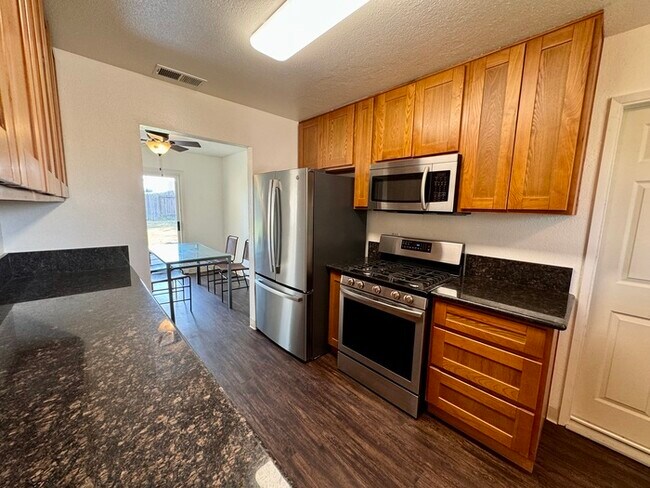 Building Photo - Charming 3-Bedroom Home in North Highlands...
