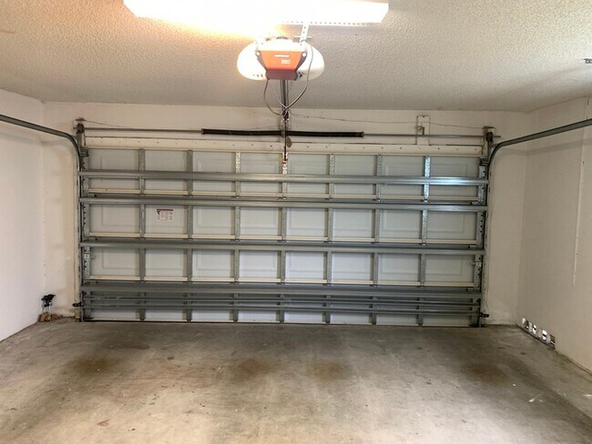 Building Photo - 9840 NW 28th Ct