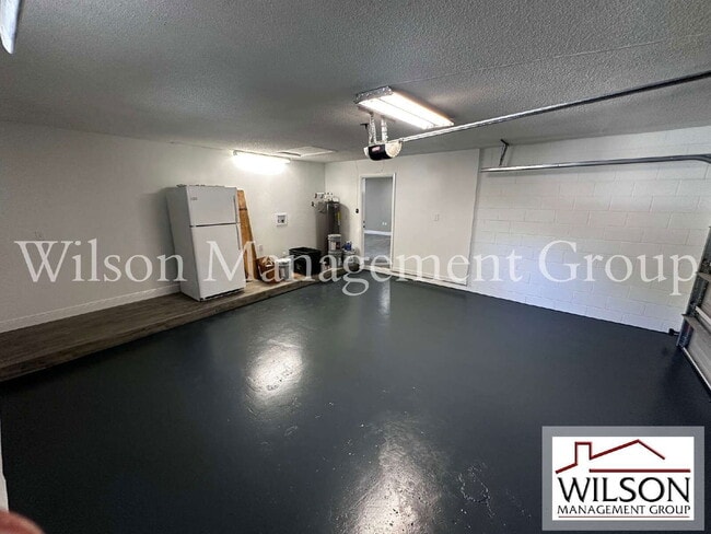 Building Photo - 2847 Bermuda Ave N