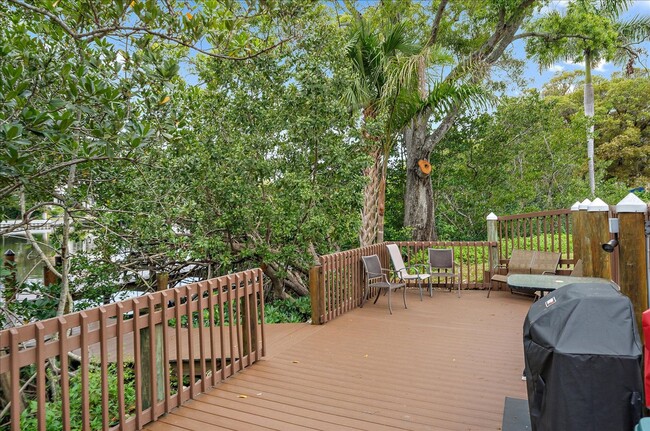 Building Photo - Central Park II Condos -  Downtown Sarasot...